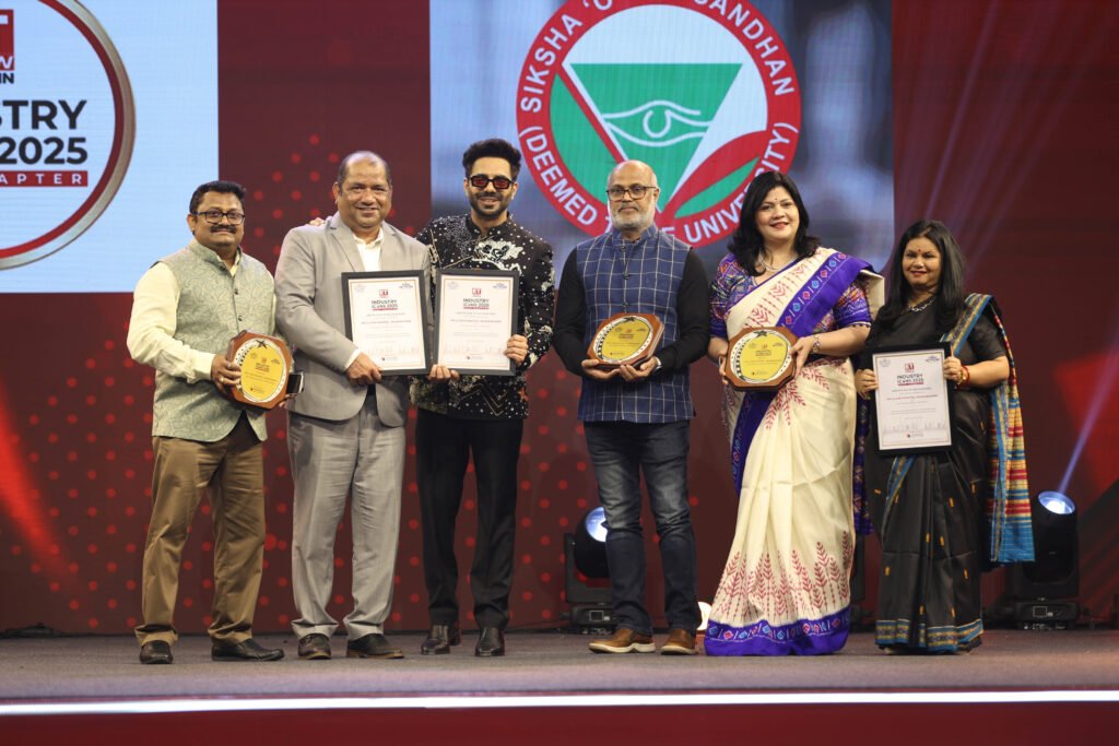 Group Photo of ET Now Industry Icons