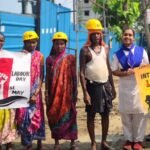 ଶ୍ରମିକ ଦିବସ ଲାଗି ଜାଭିୟର୍ସ ହାଇସ୍କୁଲ ସ୍କାଉଟ ଓ ଗାଇଡ ଛାତ୍ରଛାତ୍ରୀଙ୍କ ପକ୍ଷରୁ ଶ୍ରମିକଙ୍କୁ ଅଂଶୁଘାତ ନେଇ ସଚେତନା ସହ ଛତା ବଣ୍ଟନ