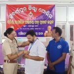 ସୋନପୁର ଥାନାରେ ବରିଷ୍ଠ ନାଗରିକଙ୍କୁ ପରିଚୟ ପତ୍ର ପ୍ରଦାନ