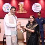 ୨୦୨୩ ବ୍ୟାଚ ଓଏଏସ୍ ପ୍ରଶିକ୍ଷାର୍ଥୀଙ୍କ ସହିତ ଭାବ ବିନିମୟ କଲେ ରାଜ୍ୟପାଳ