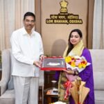 ଇଣ୍ଡିଆନ ଆଇଡଲ ବିଜେତା ଜ୍ୟୋତିର୍ମୟୀଙ୍କୁ ସମ୍ବର୍ଦ୍ଧିତ କଲେ ରାଜ୍ୟପାଳ