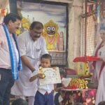 କୁନି ବୈଜ୍ଞାନିକ ବୃକ୍ଷର ଉପକାରିତା ବିଷୟରେ କହିଲେ ସରସ୍ଵତୀ ଶିଶୁ ମନ୍ଦିର ଶିଶୁମାନଙ୍କୁ