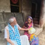 ଗ୍ରାମବାସୀଙ୍କୁ ସହାୟତା ର ହାତ ବଢ଼ାଇଲେ ପୂର୍ବତନ ସରପଞ୍ଚ